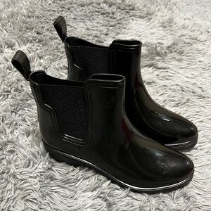 Black rain boots size 9 NEW